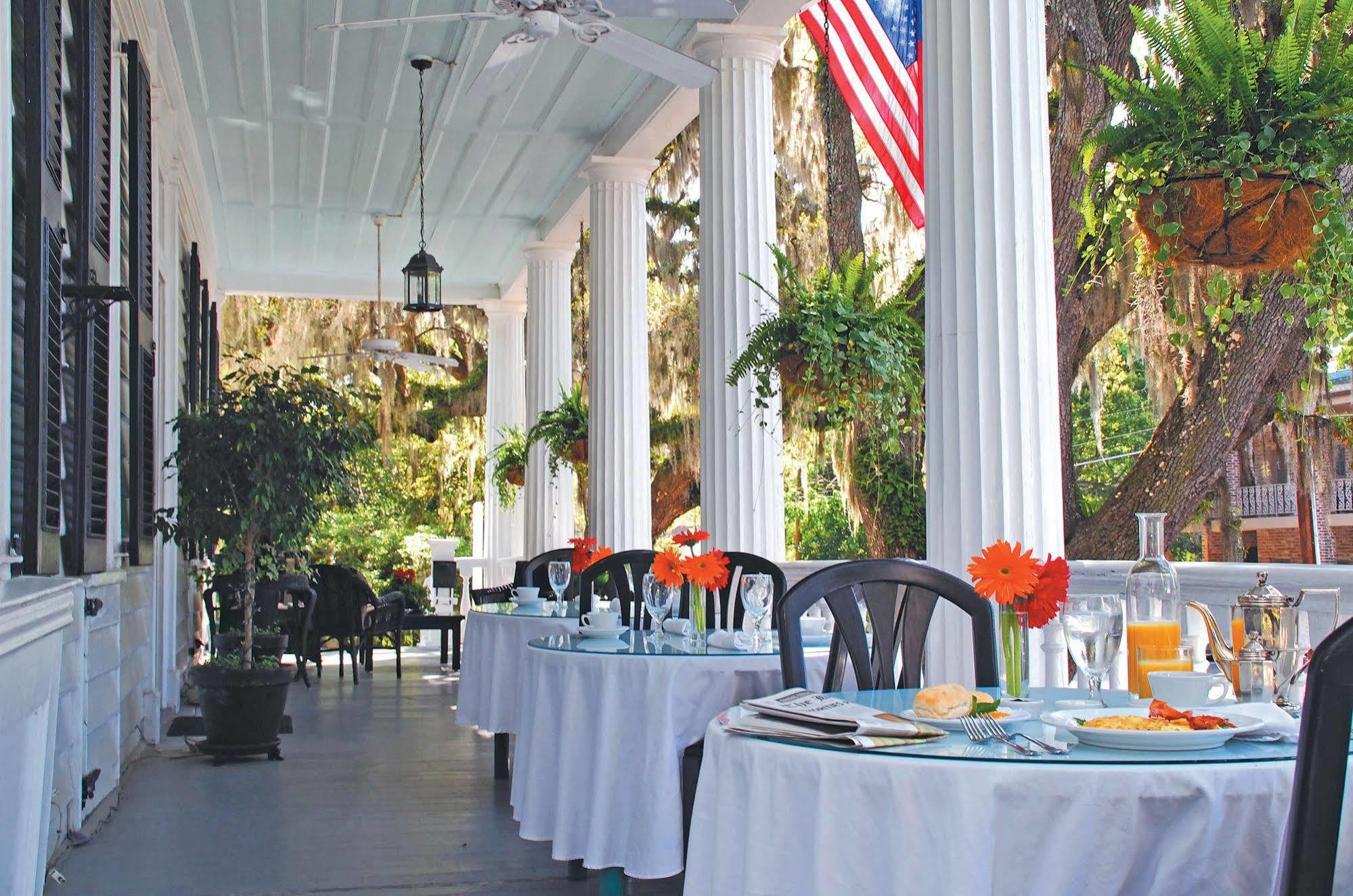Rhett House Bed & Breakfast Beaufort Restoran foto